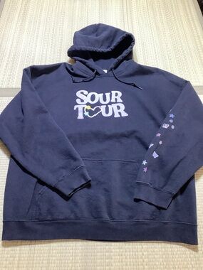 Olivia Rodrigo SOUR TOUR Black Graphic Hoodie XL